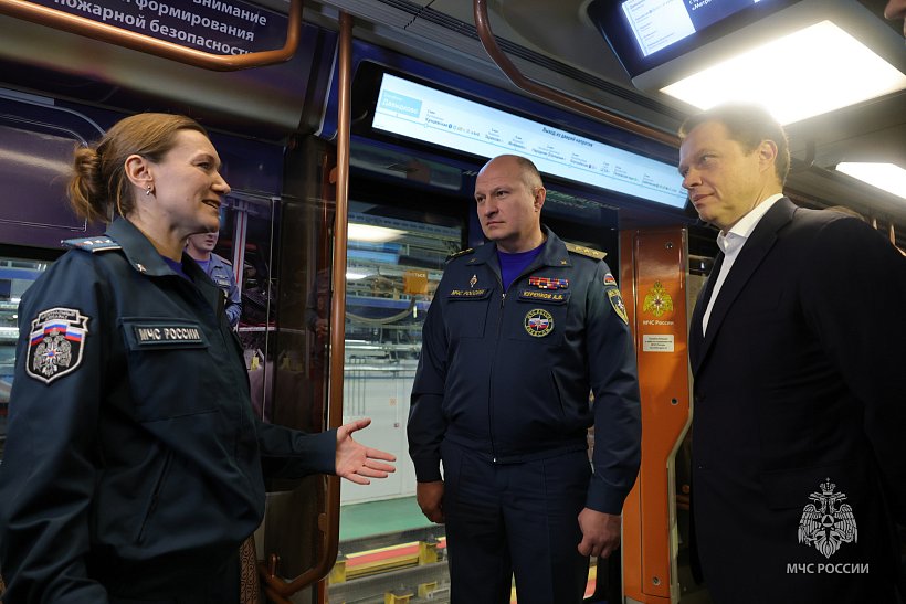 В московском метрополитене курсирует тематический поезд безопасности